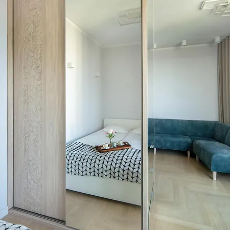 Unique With Balcony And Parking By Renters Krakow