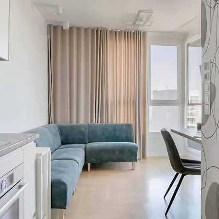 Unique With Balcony And Parking By Renters Apartment